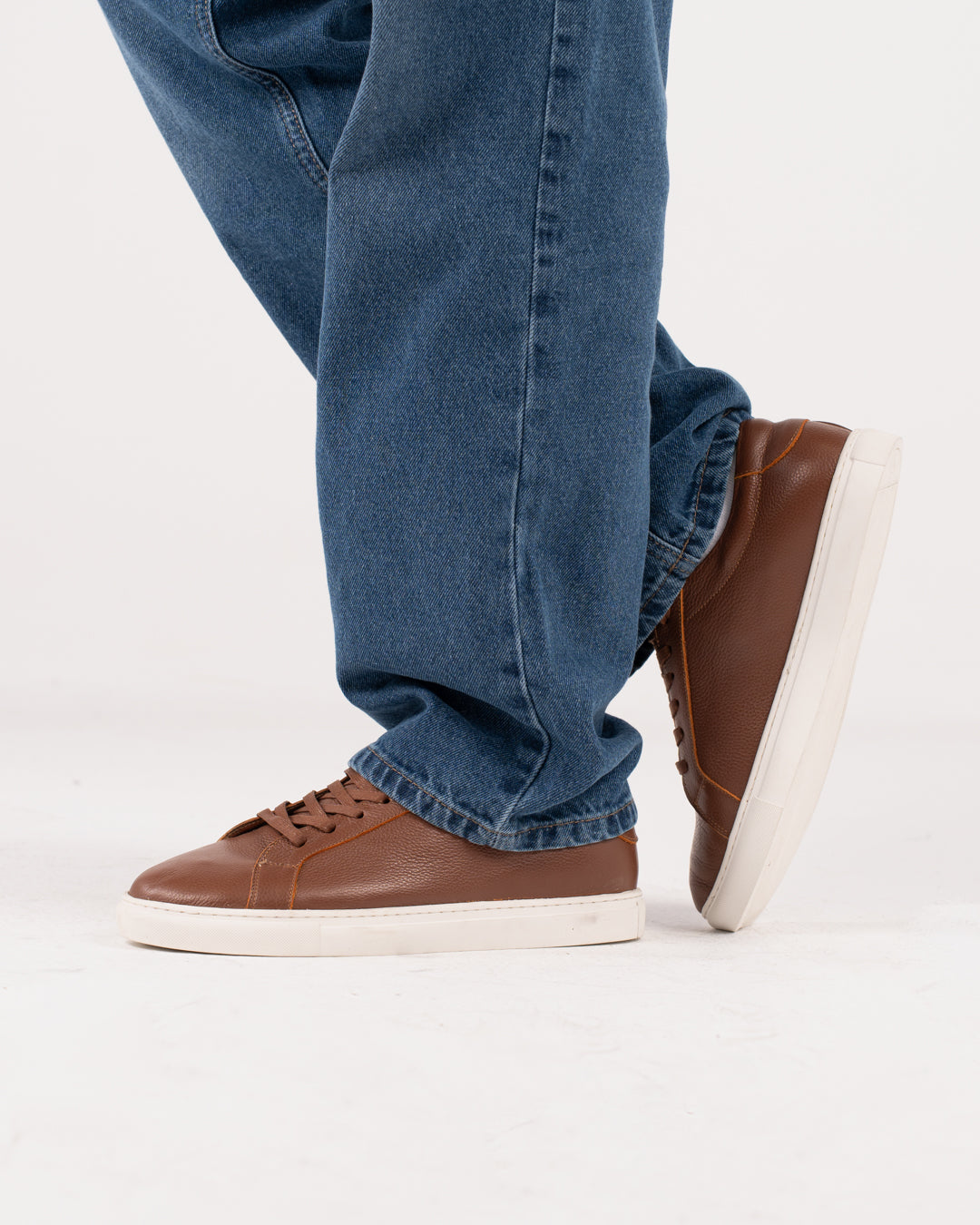 أحذية مسطحة للرجال