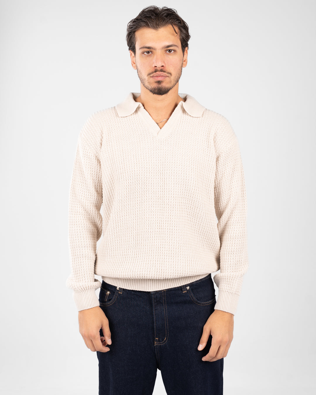 بلوفر رجالي أساسي ذو ياقة