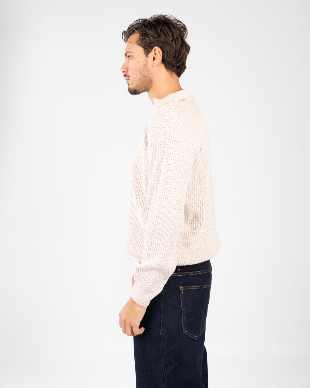 بلوفر رجالي أساسي ذو ياقة