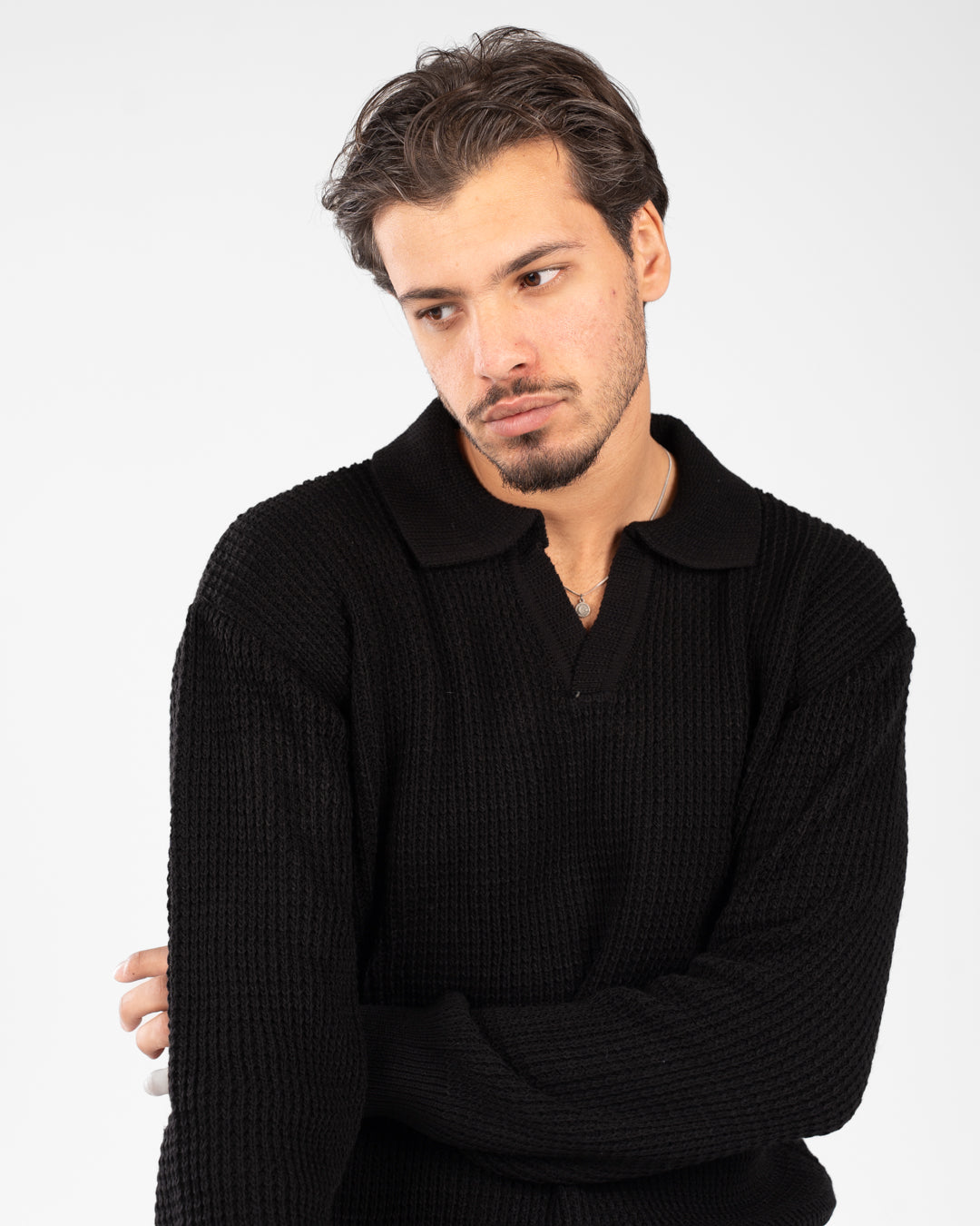 بلوفر رجالي أساسي ذو ياقة