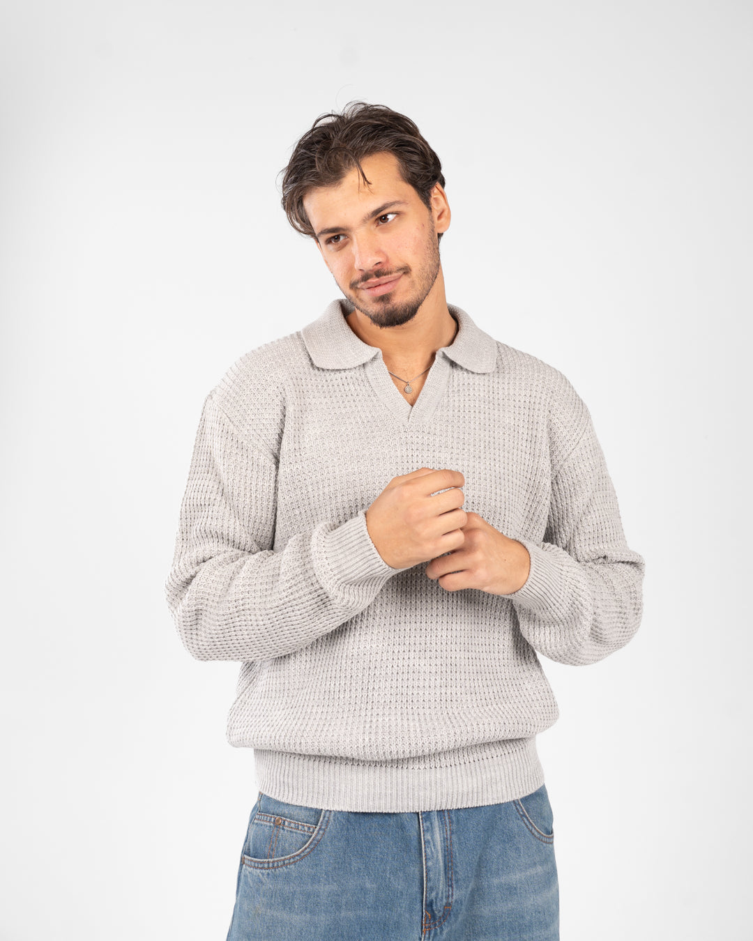 بلوفر رجالي أساسي ذو ياقة