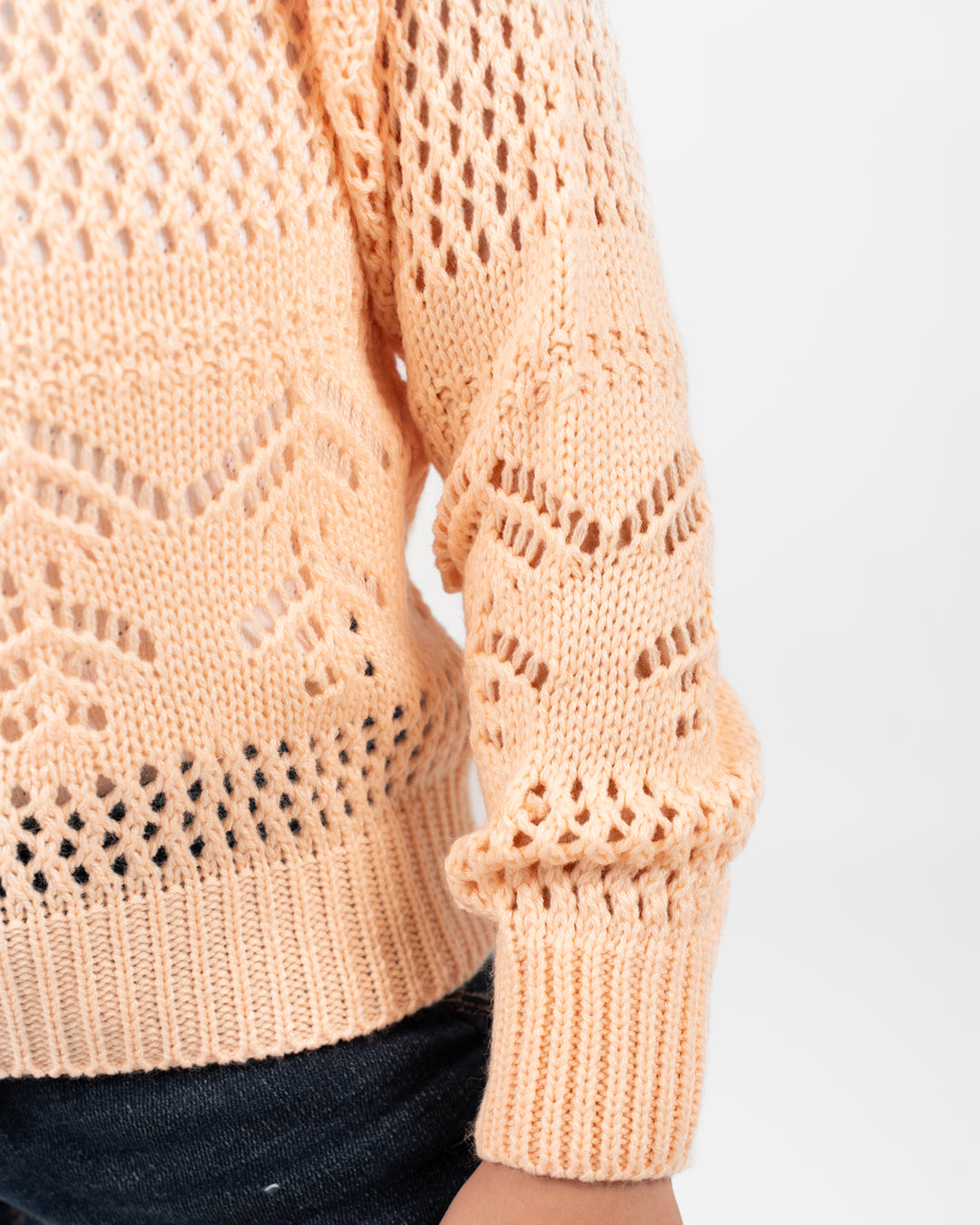 بلوفر بناتي برقبة دائرية