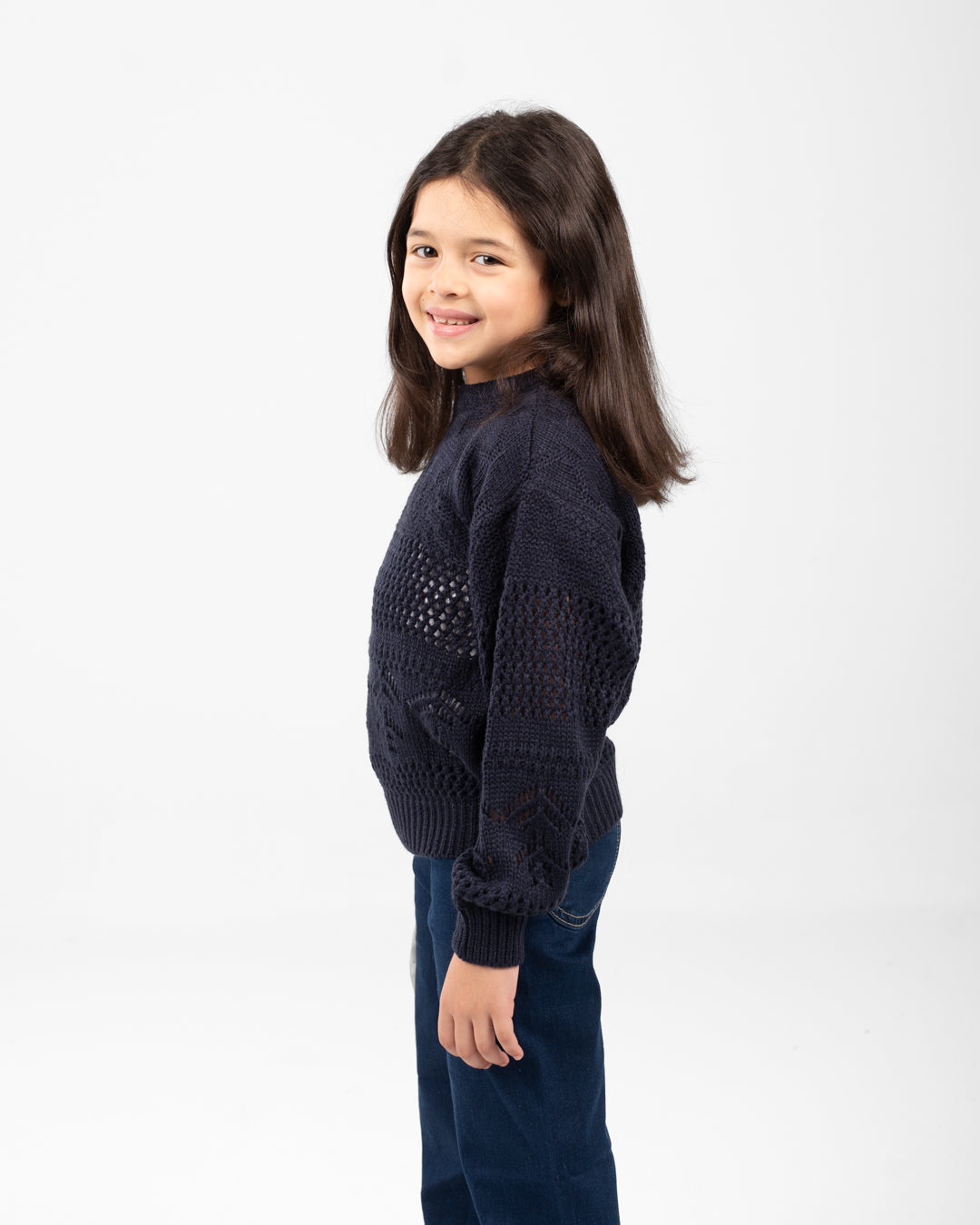 بلوفر بناتي برقبة دائرية