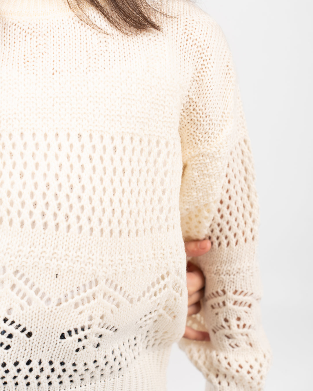 بلوفر بناتي برقبة دائرية