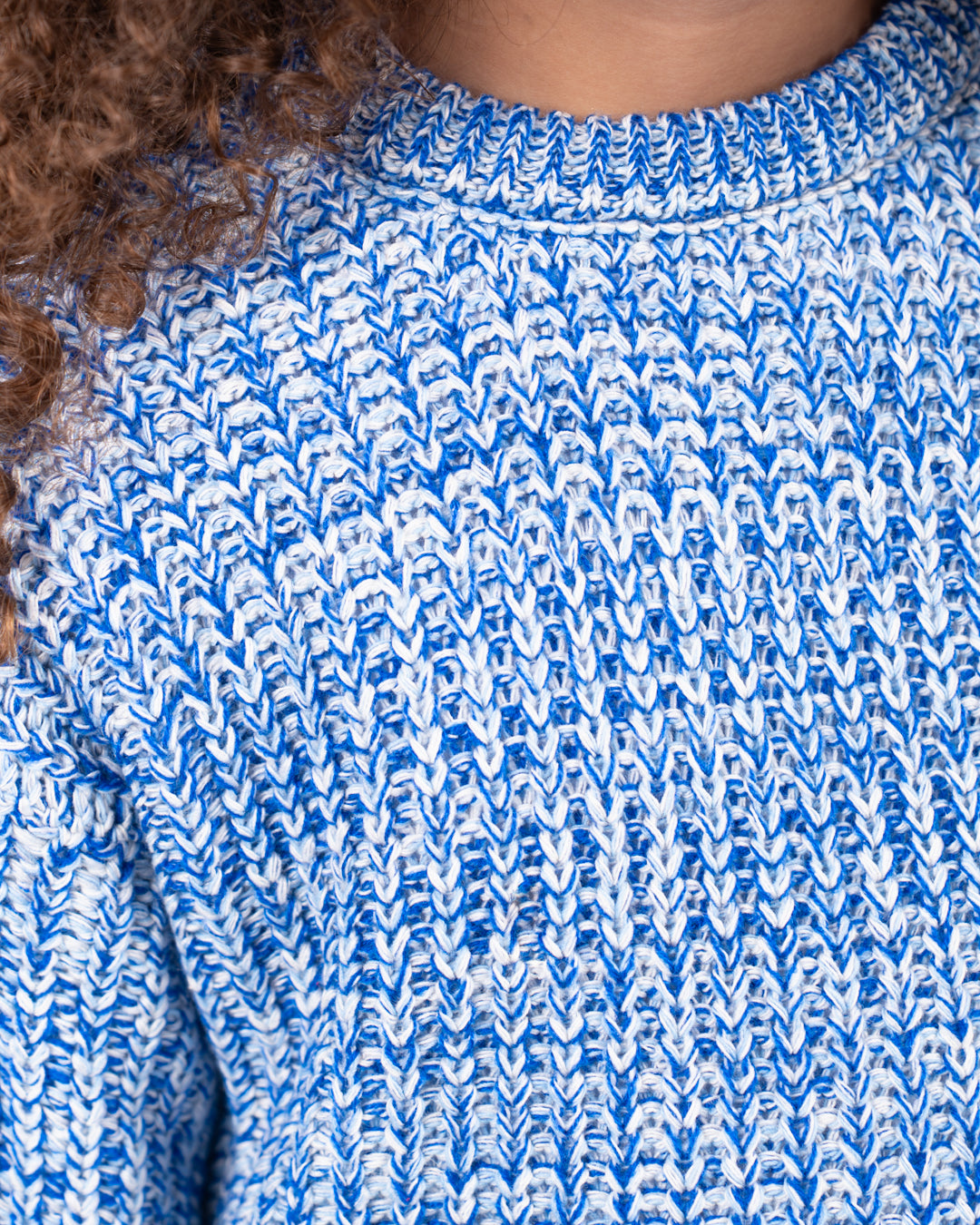 بلوفر بناتي برقبة دائرية