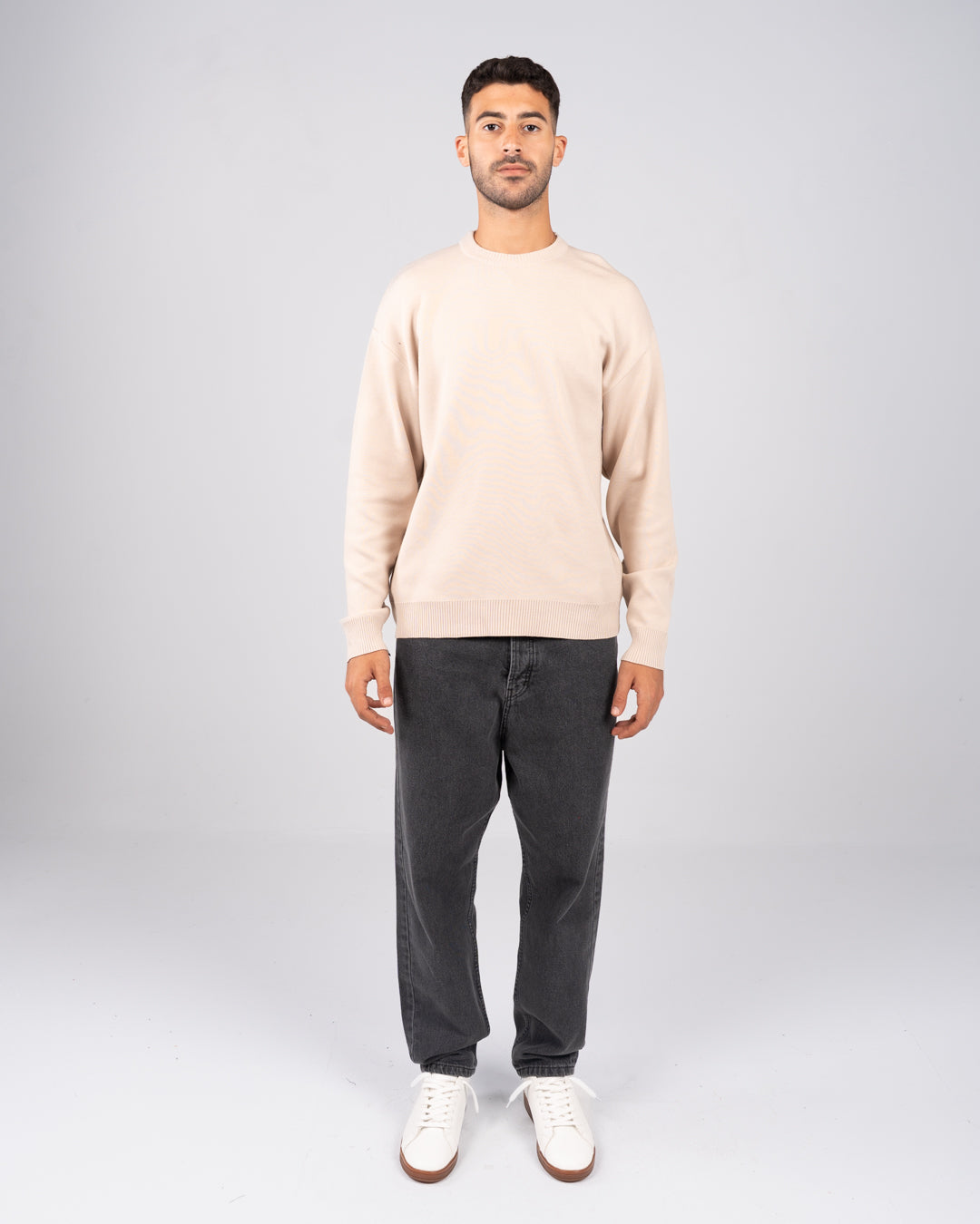 بلوفر رجالي برقبة دائرية