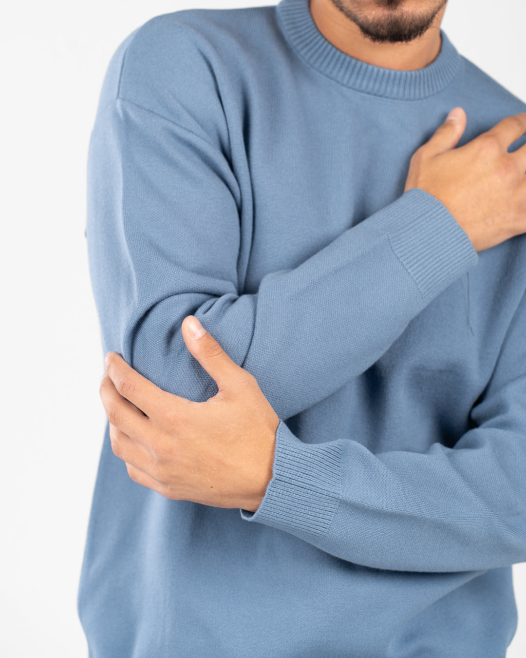 بلوفر رجالي برقبة دائرية