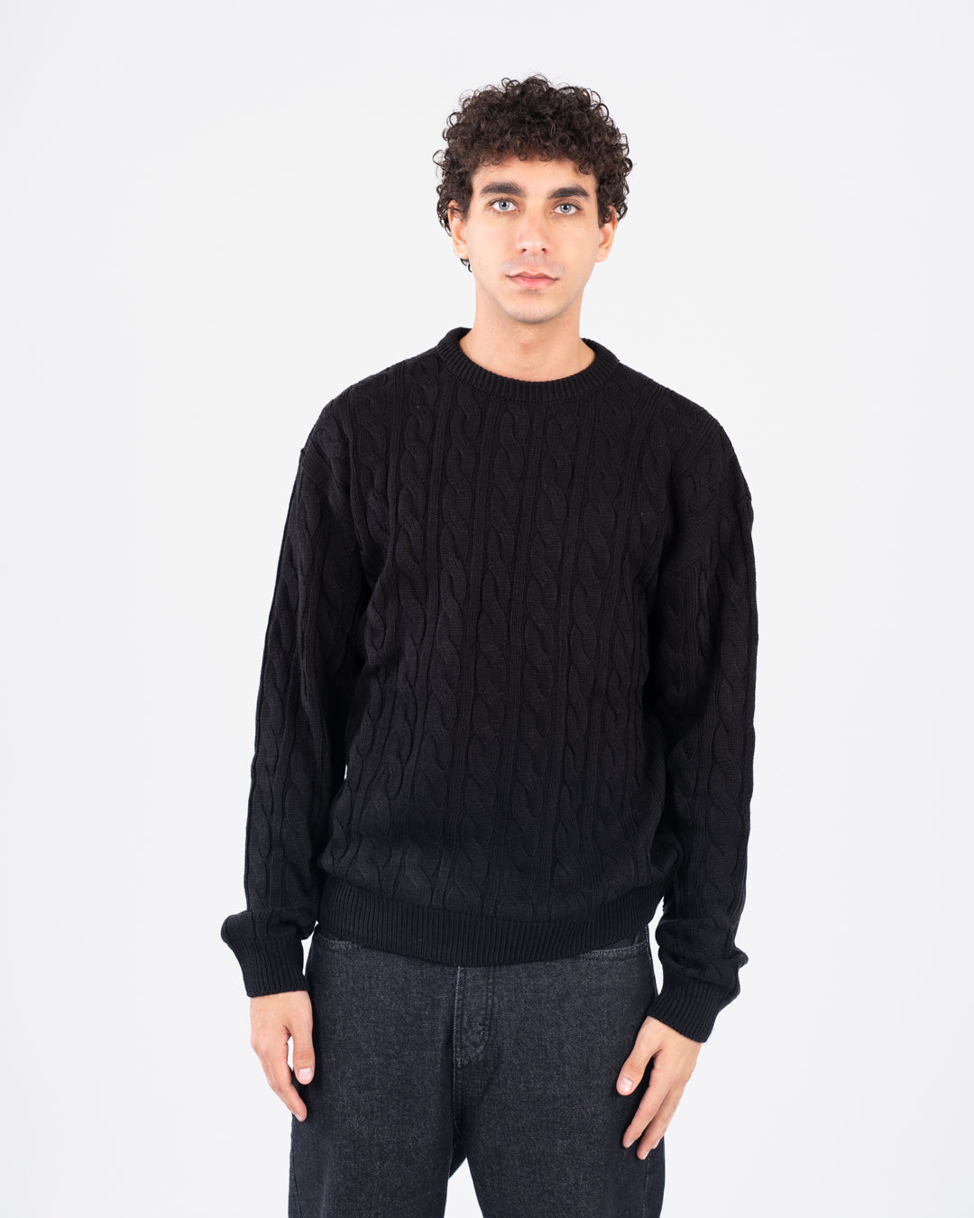 سترة رجالية مضفرة برقبة دائرية