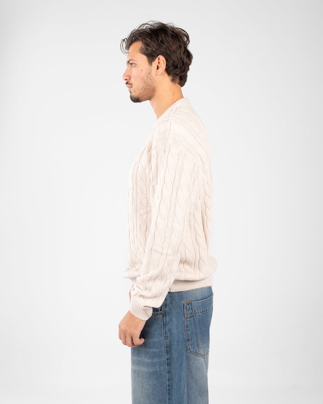 سترة رجالية مضفرة برقبة دائرية