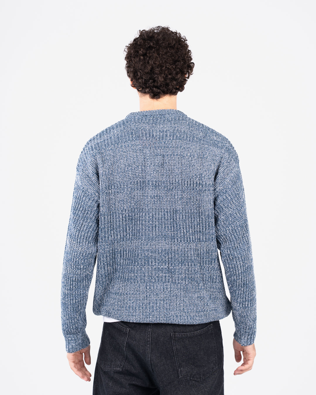 سترة رجالية محبوكة برقبة دائرية