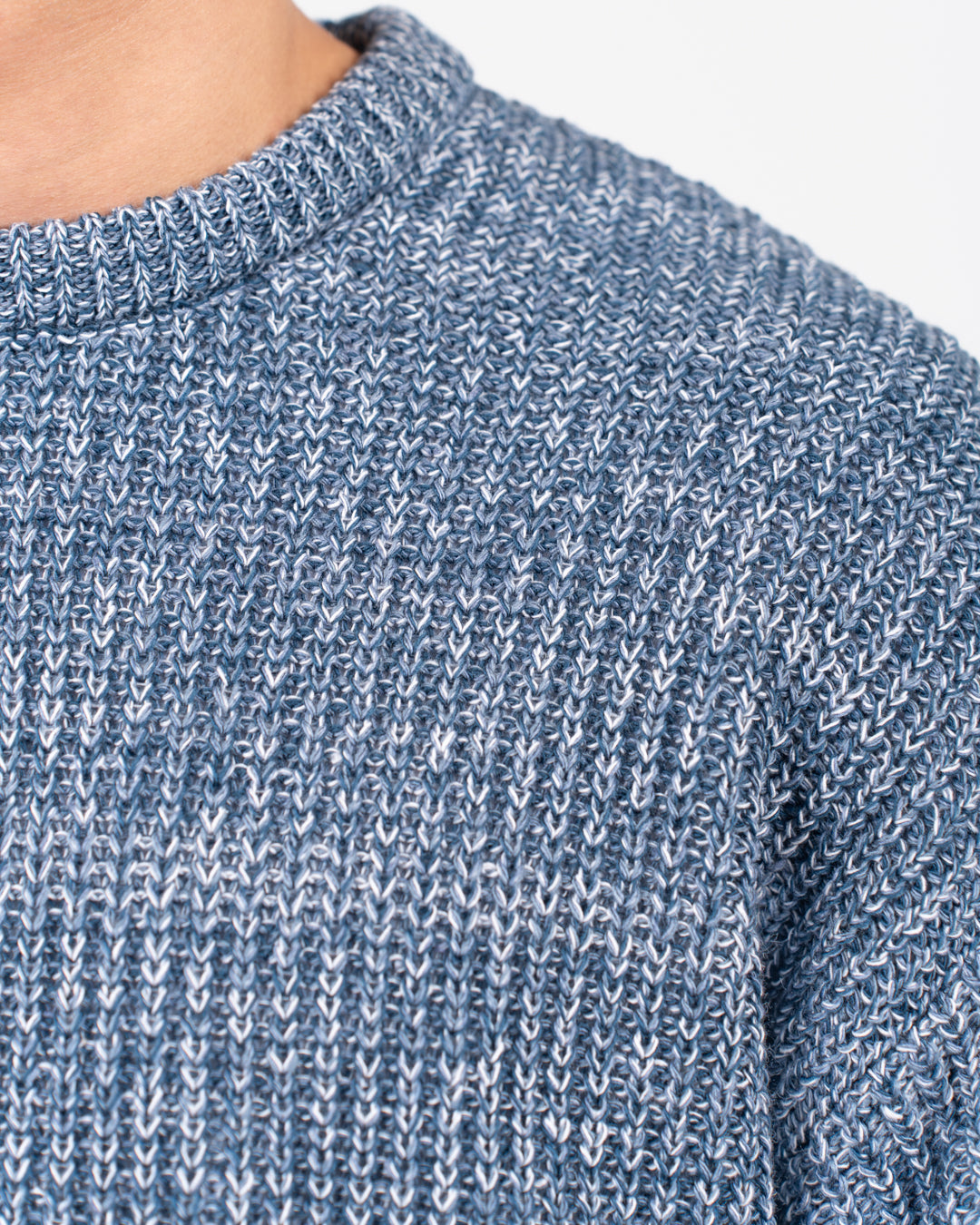 سترة رجالية محبوكة برقبة دائرية