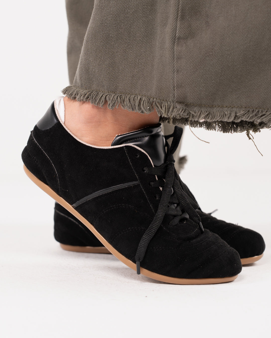 جزمة حريمي بسيطة