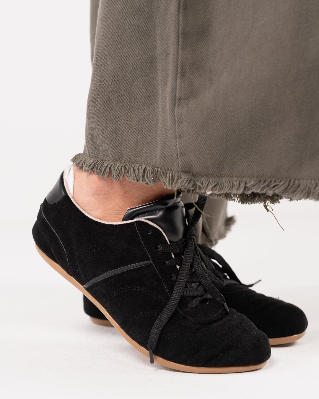 جزمة حريمي بسيطة