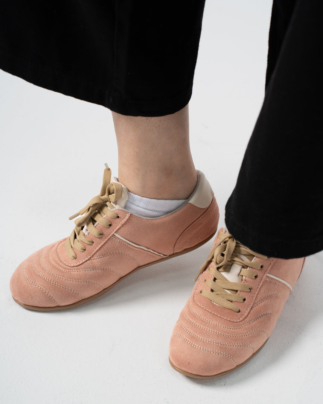 جزمة حريمي بسيطة