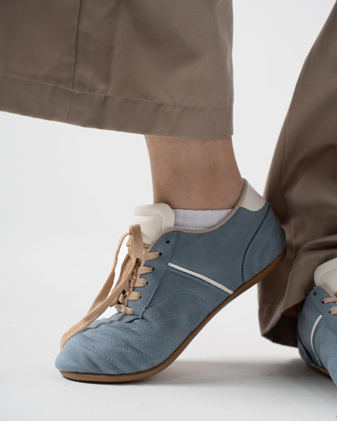 جزمة حريمي بسيطة