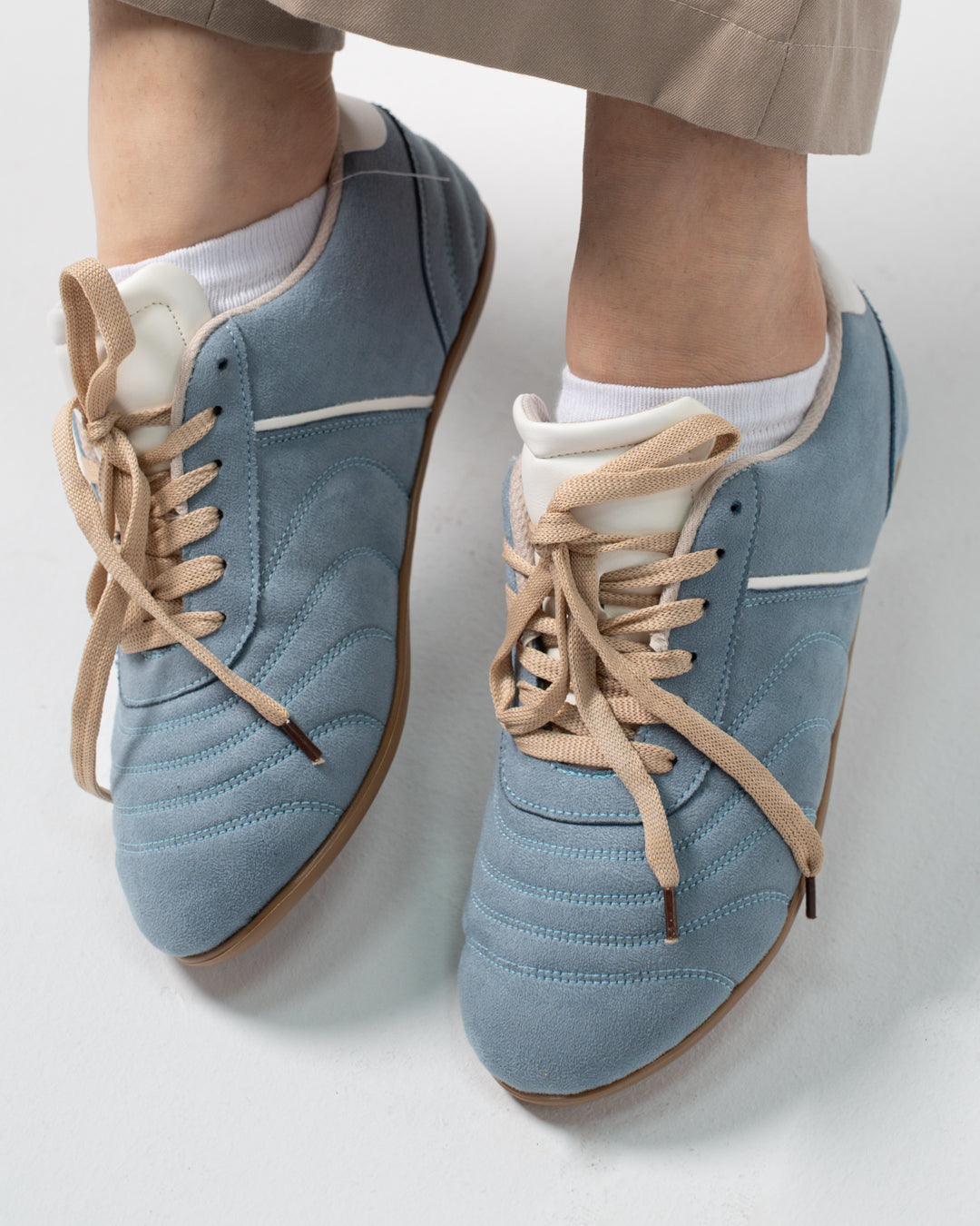 جزمة حريمي بسيطة