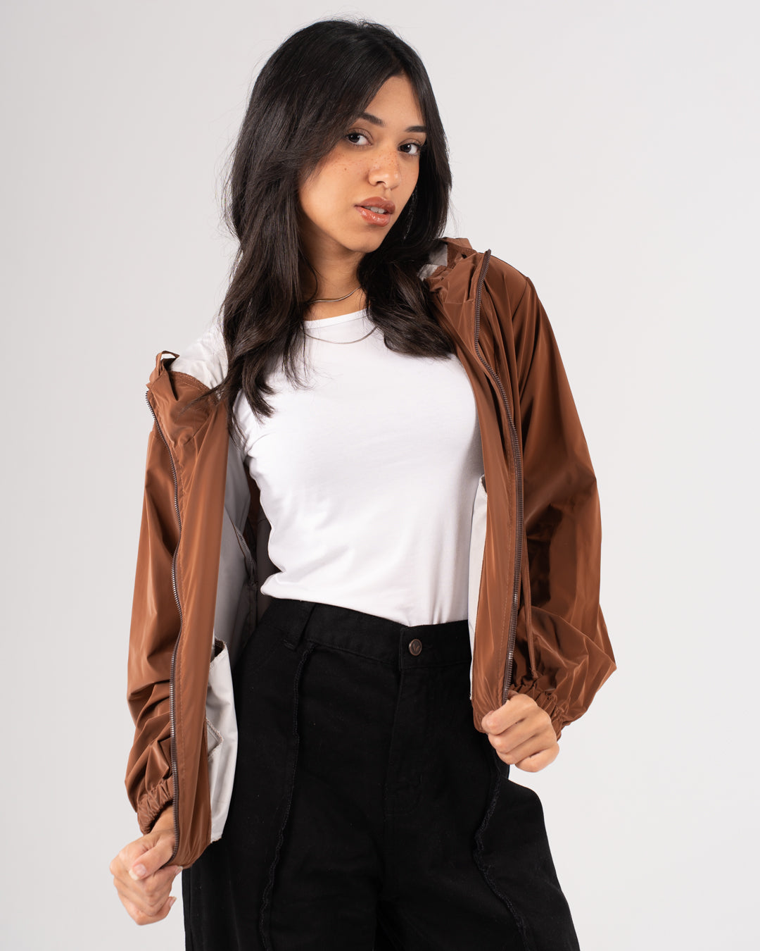 جاكيت نسائي مقاوم للمياة