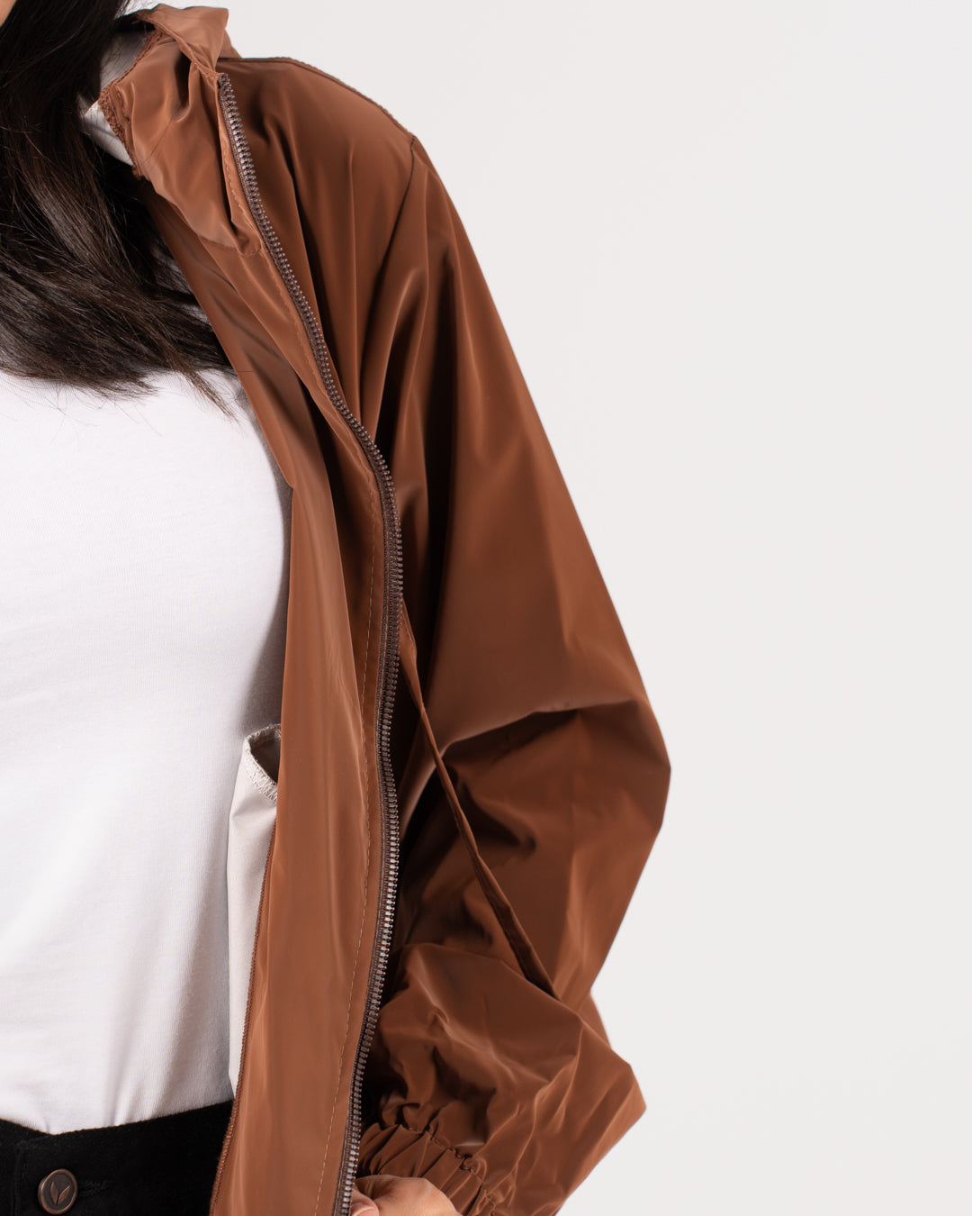 جاكيت نسائي مقاوم للمياة