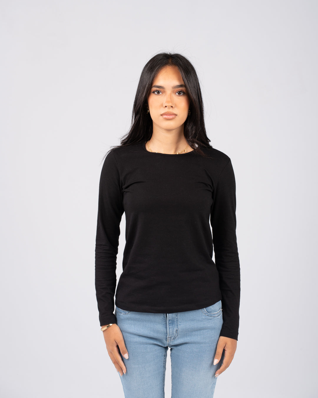 بلوزة نسائية سادة