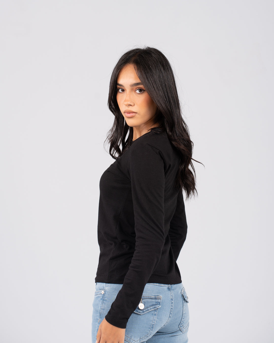 بلوزة نسائية سادة