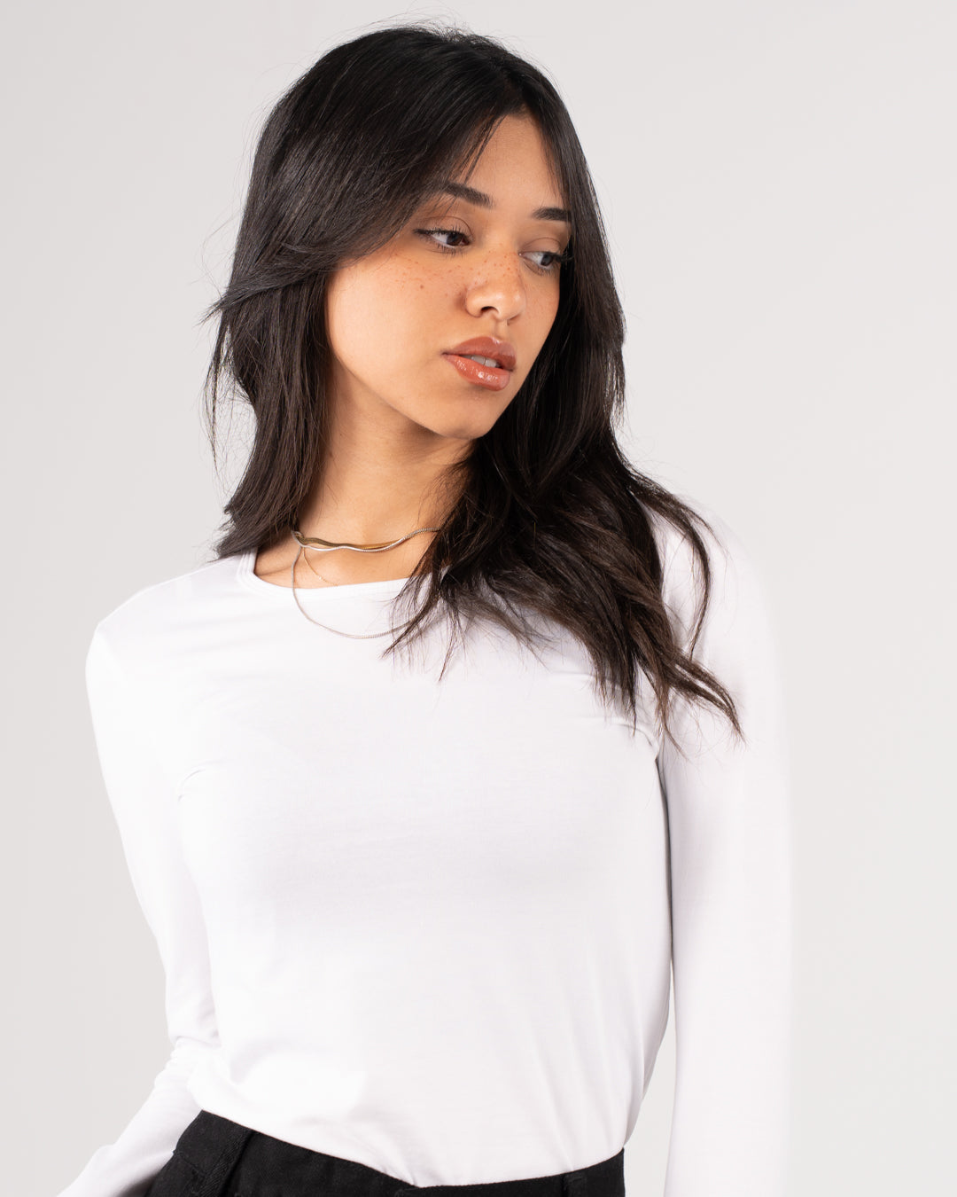 بلوزة نسائية سادة