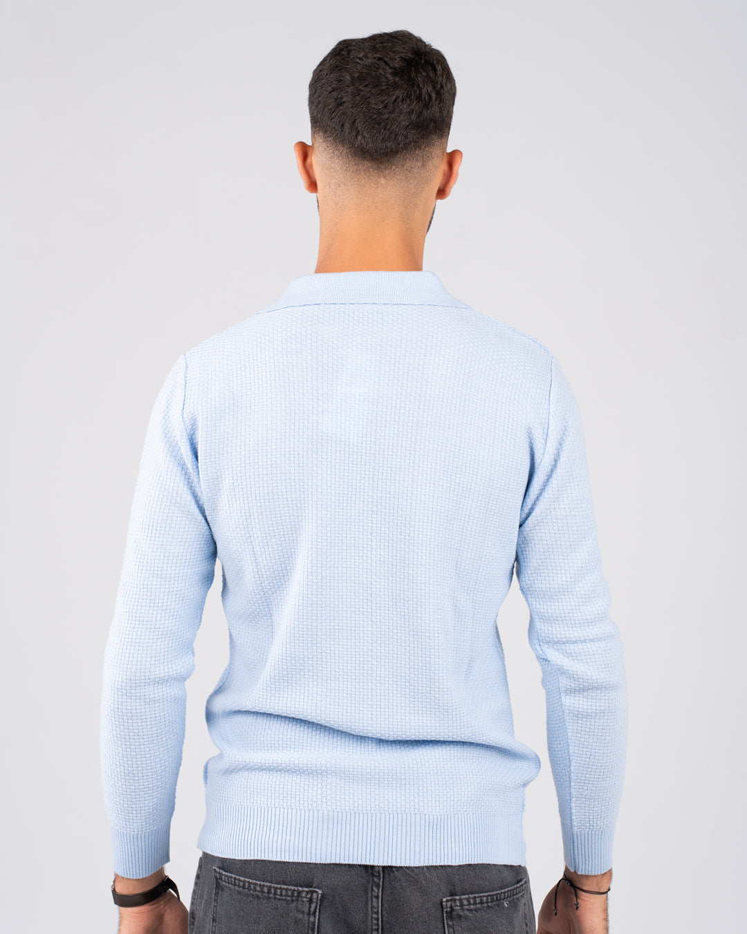 بلوفر رجالي أساسي بياقة