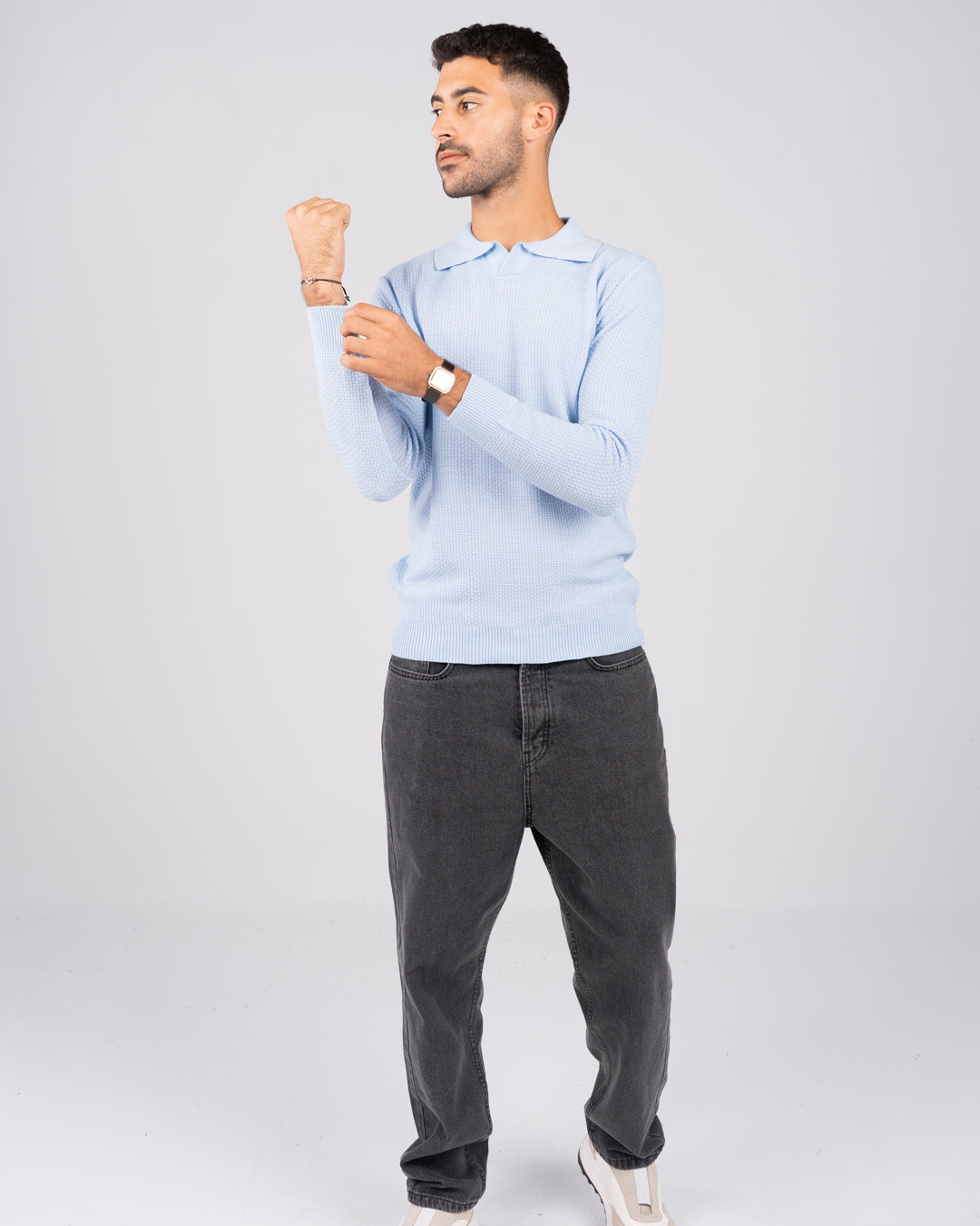 بلوفر رجالي أساسي بياقة