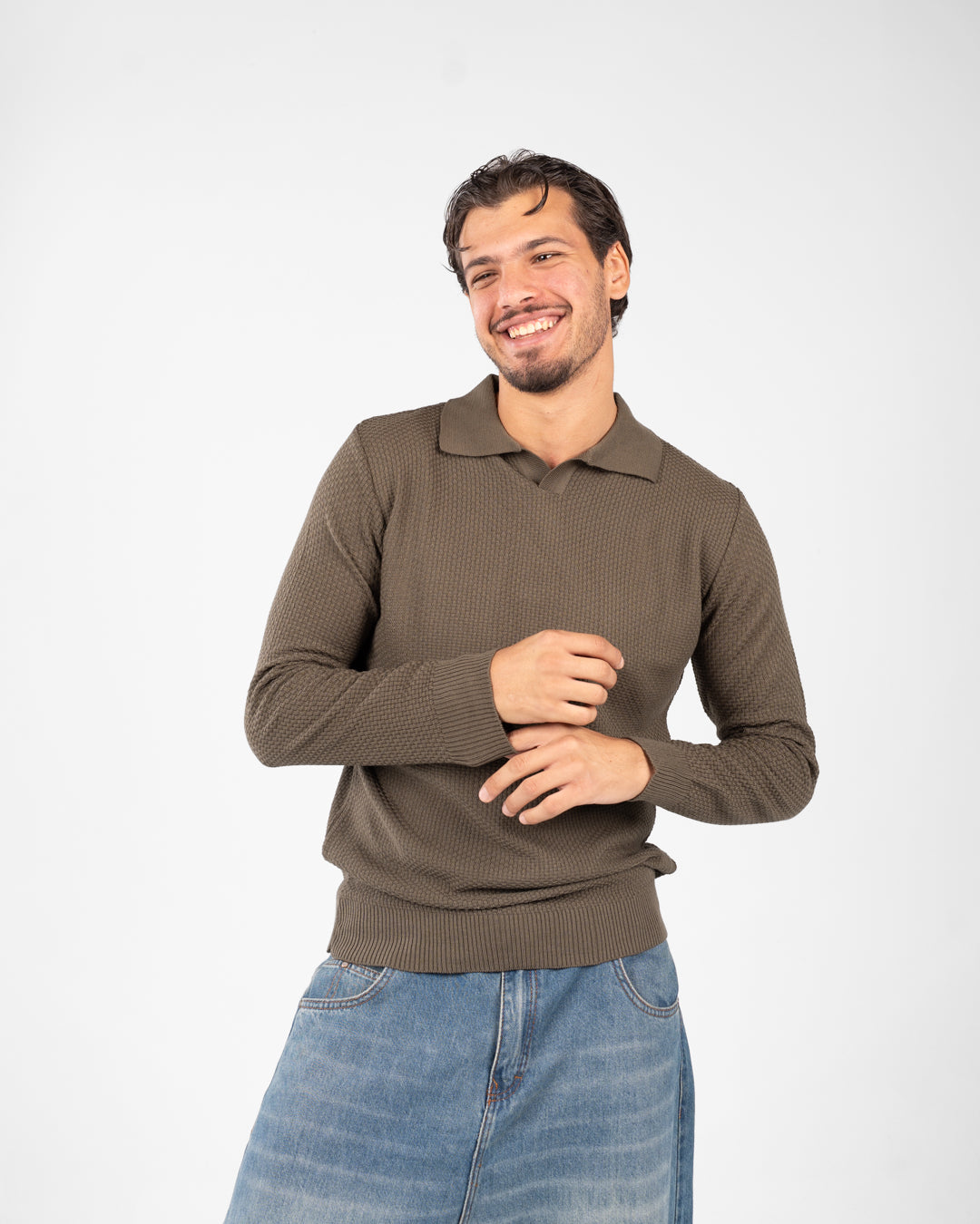 بلوفر رجالي أساسي بياقة