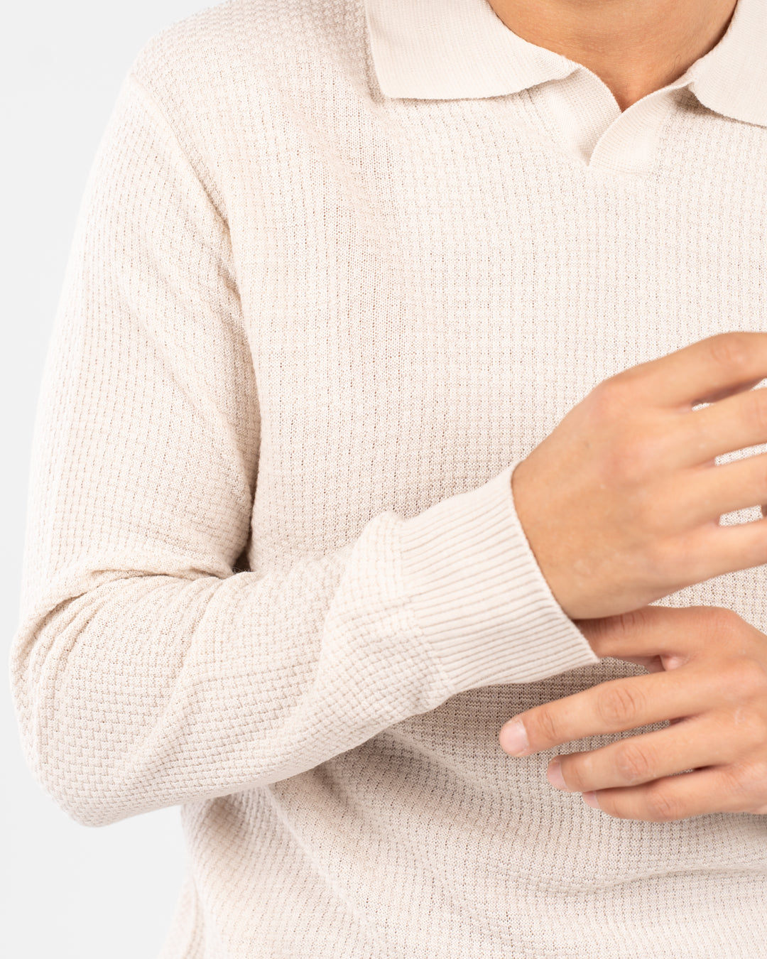 بلوفر رجالي أساسي بياقة