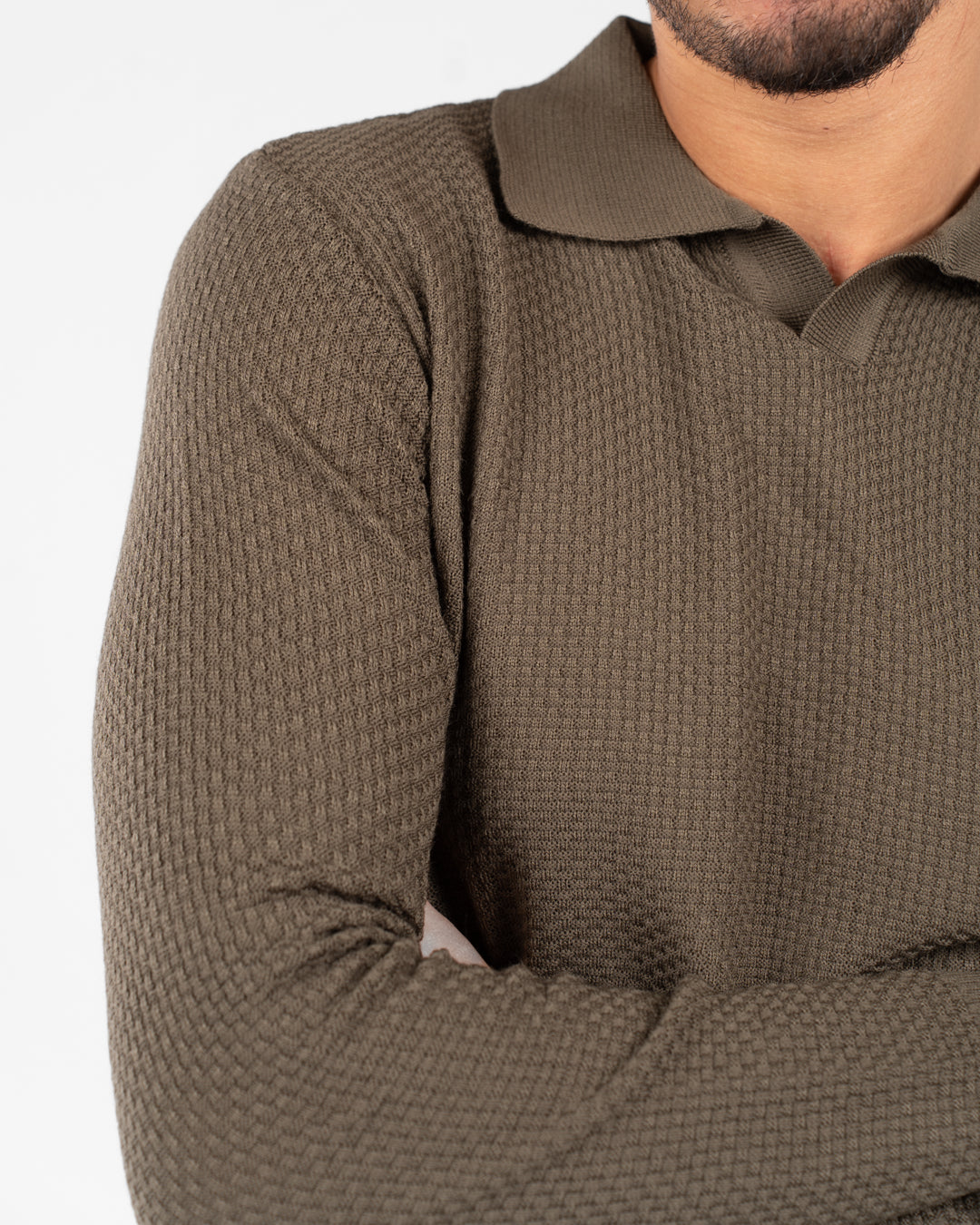 بلوفر رجالي أساسي بياقة