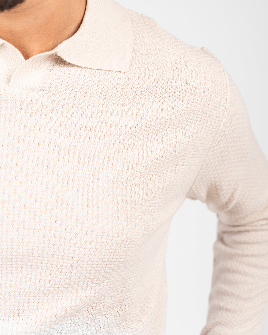 بلوفر رجالي أساسي بياقة