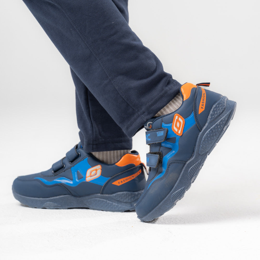 حذاء أولادي رياضي