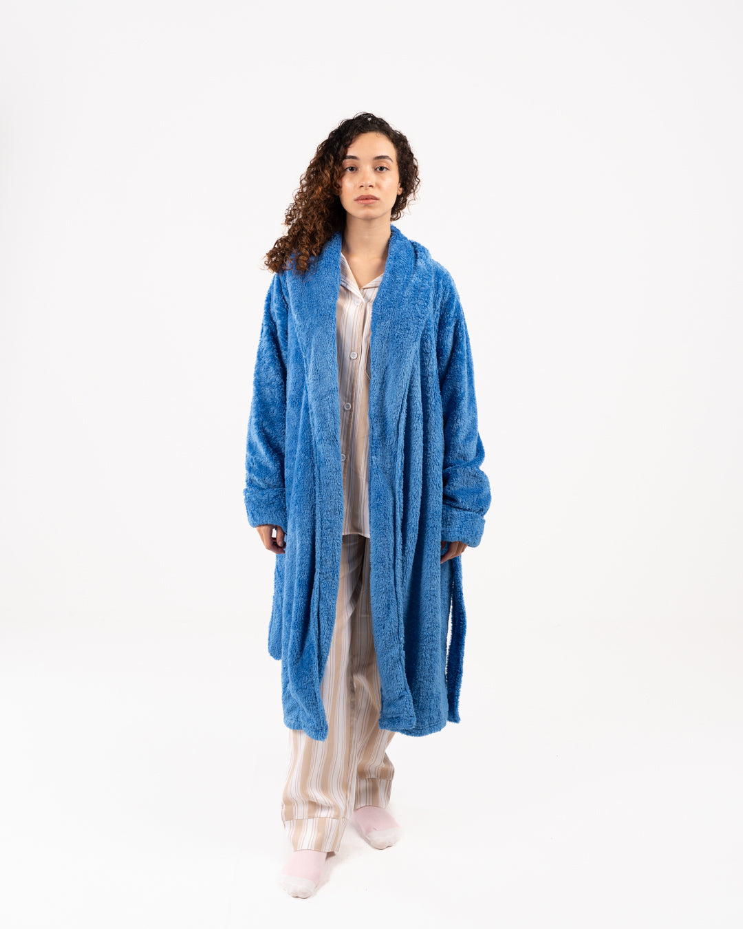 رداء نسائي طويل من الفرو