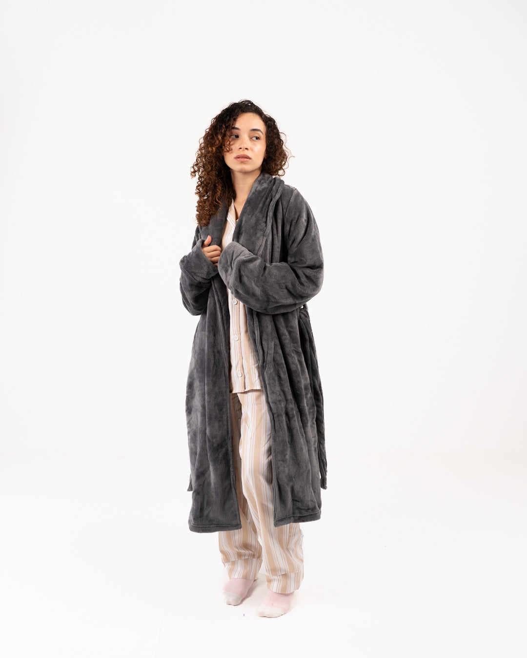 رداء نسائي طويل من الفرو