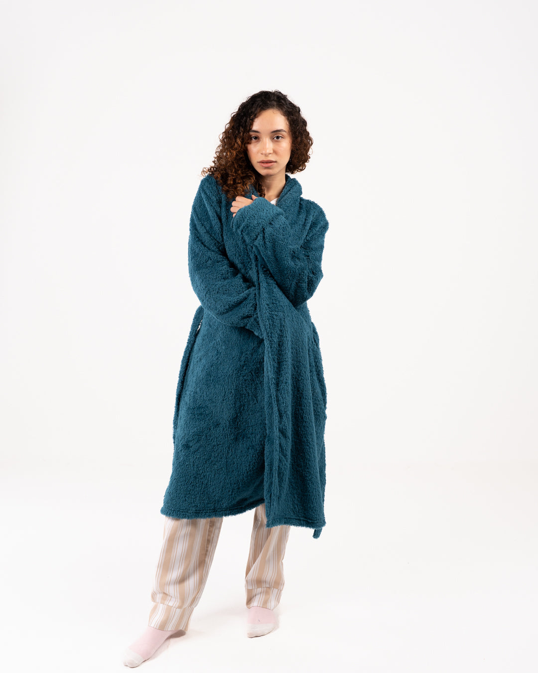 رداء نسائي طويل من الفرو