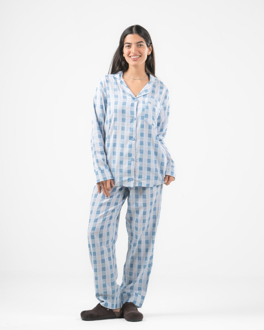 بيجامة كاروهات