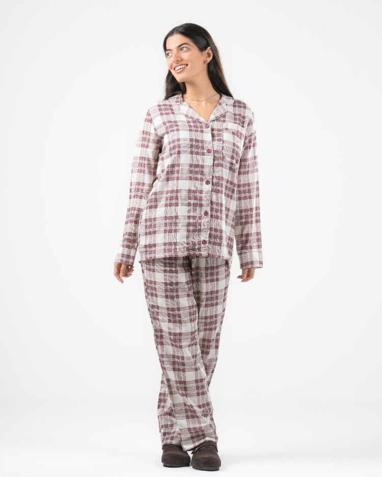 بيجامة كاروهات