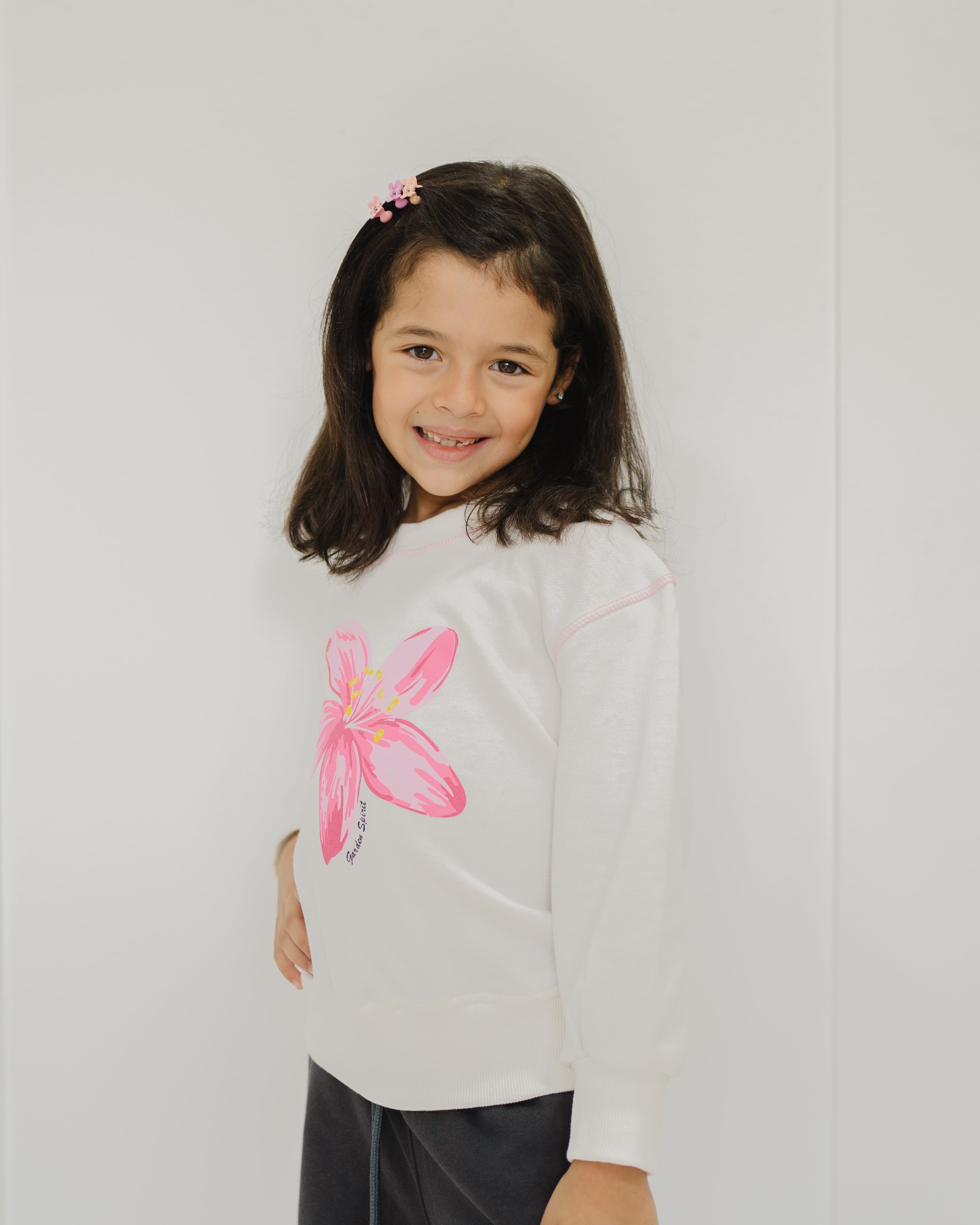 Round Neck Lily Printed SweatShirt