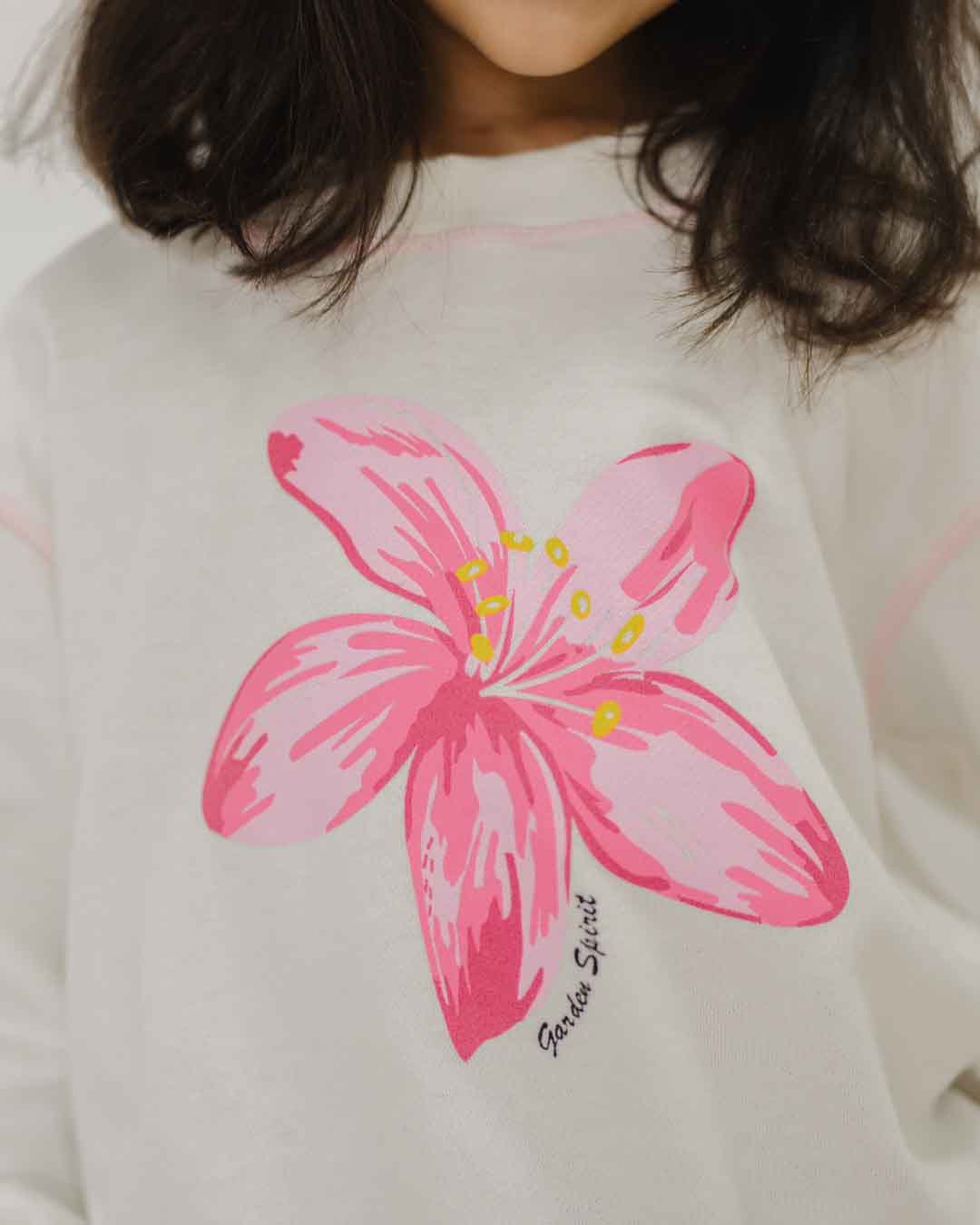 Round Neck Lily Printed SweatShirt
