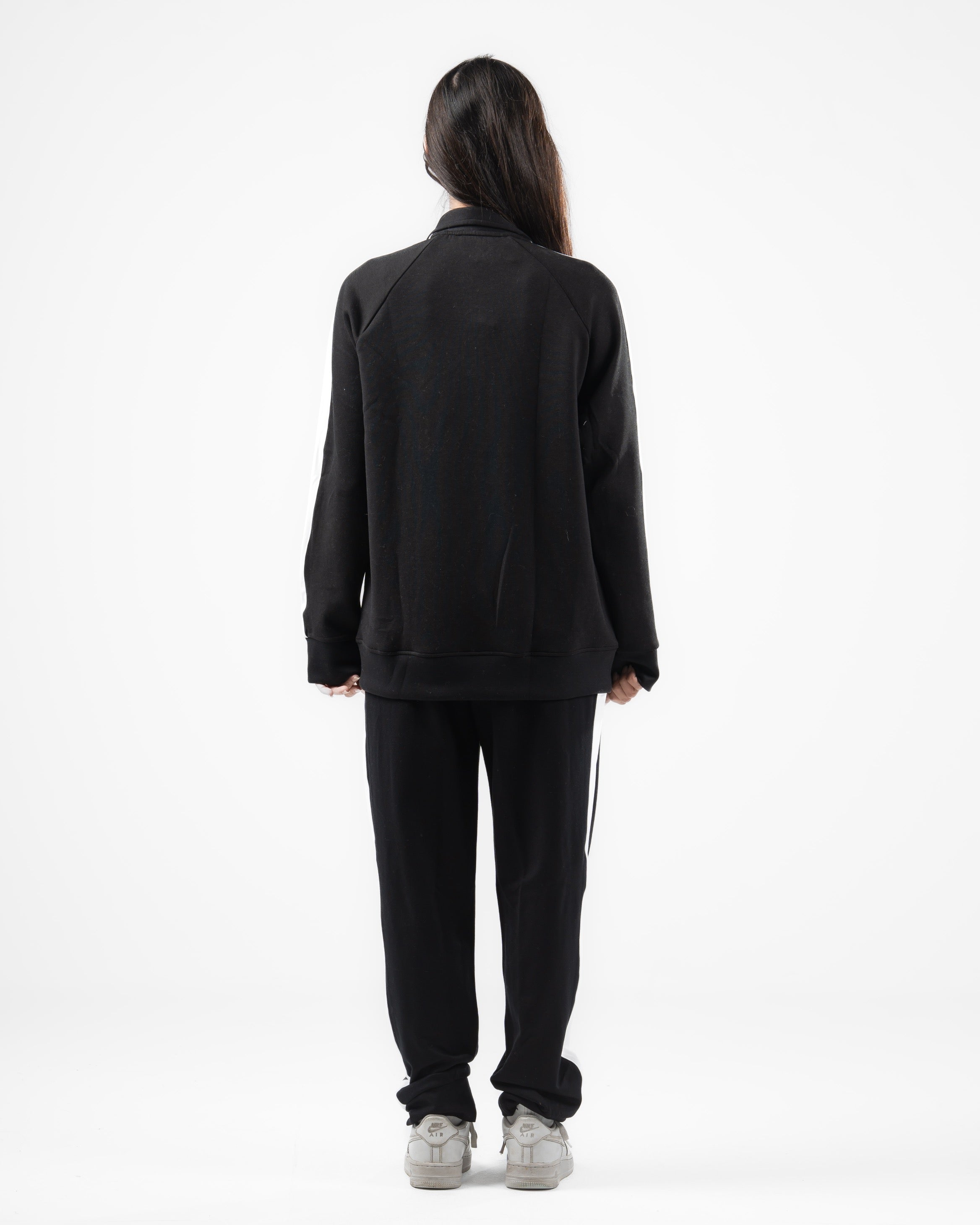 طقم رياضي نسائي