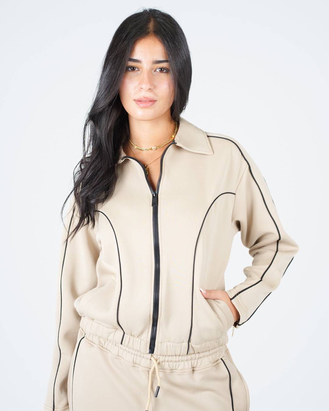 طقم نسائي رياضي