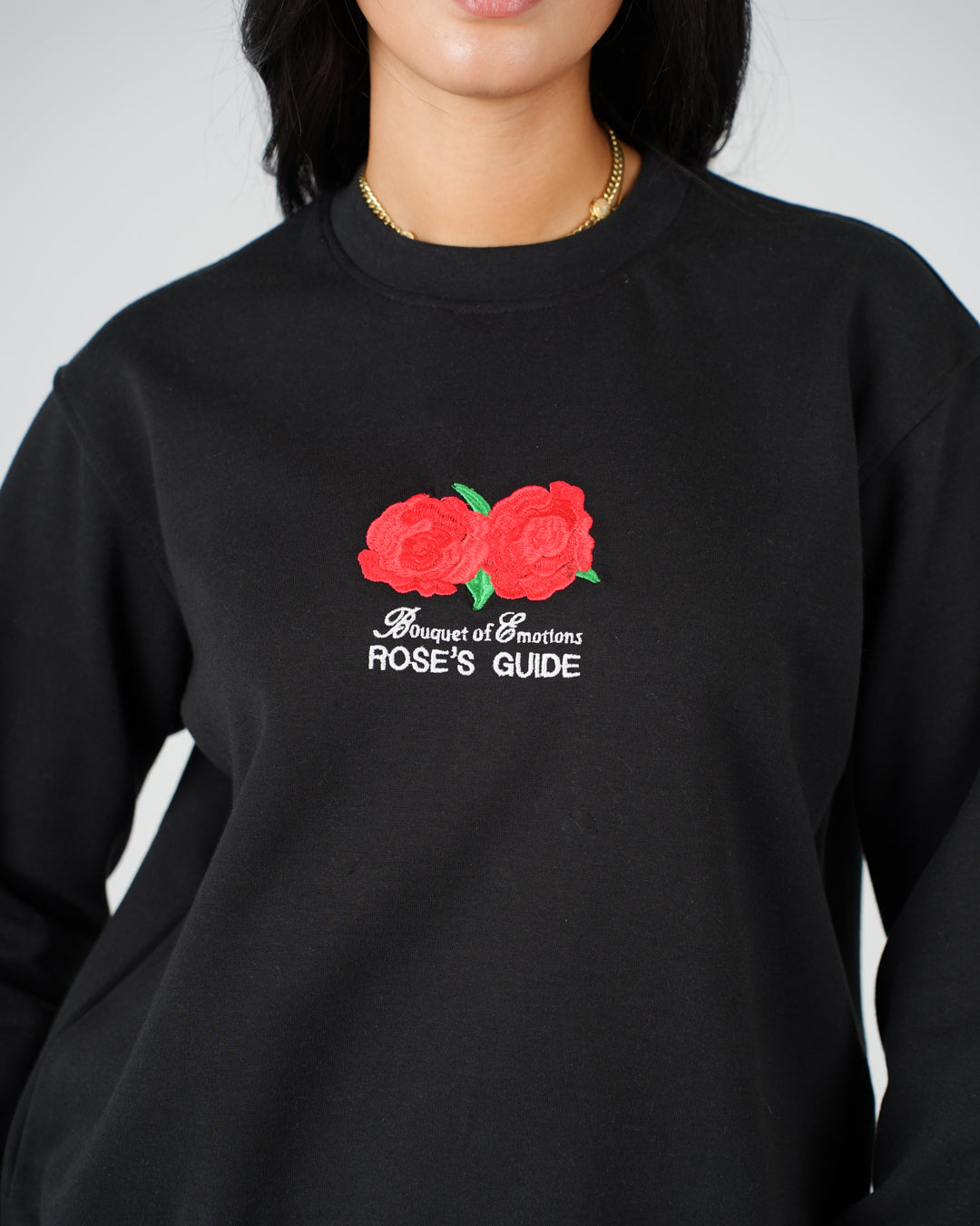 سويت شيرت رجالي برقبة مستديرة وتطريز