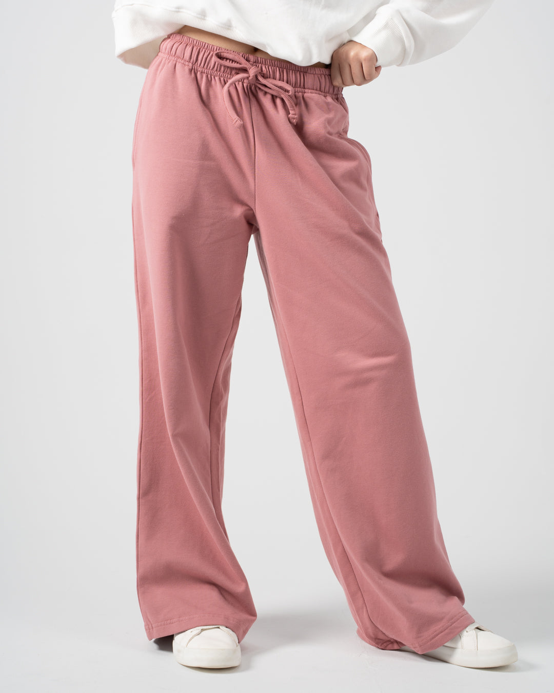 بنطلونات رياضية للبنات