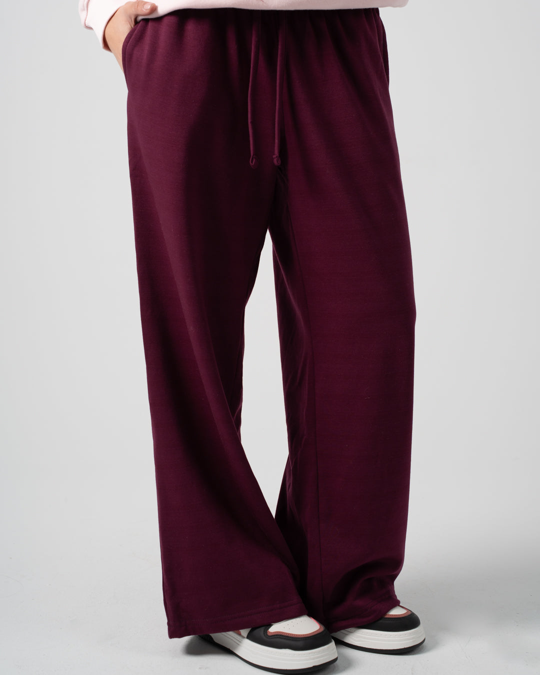 بنطلونات رياضية للبنات