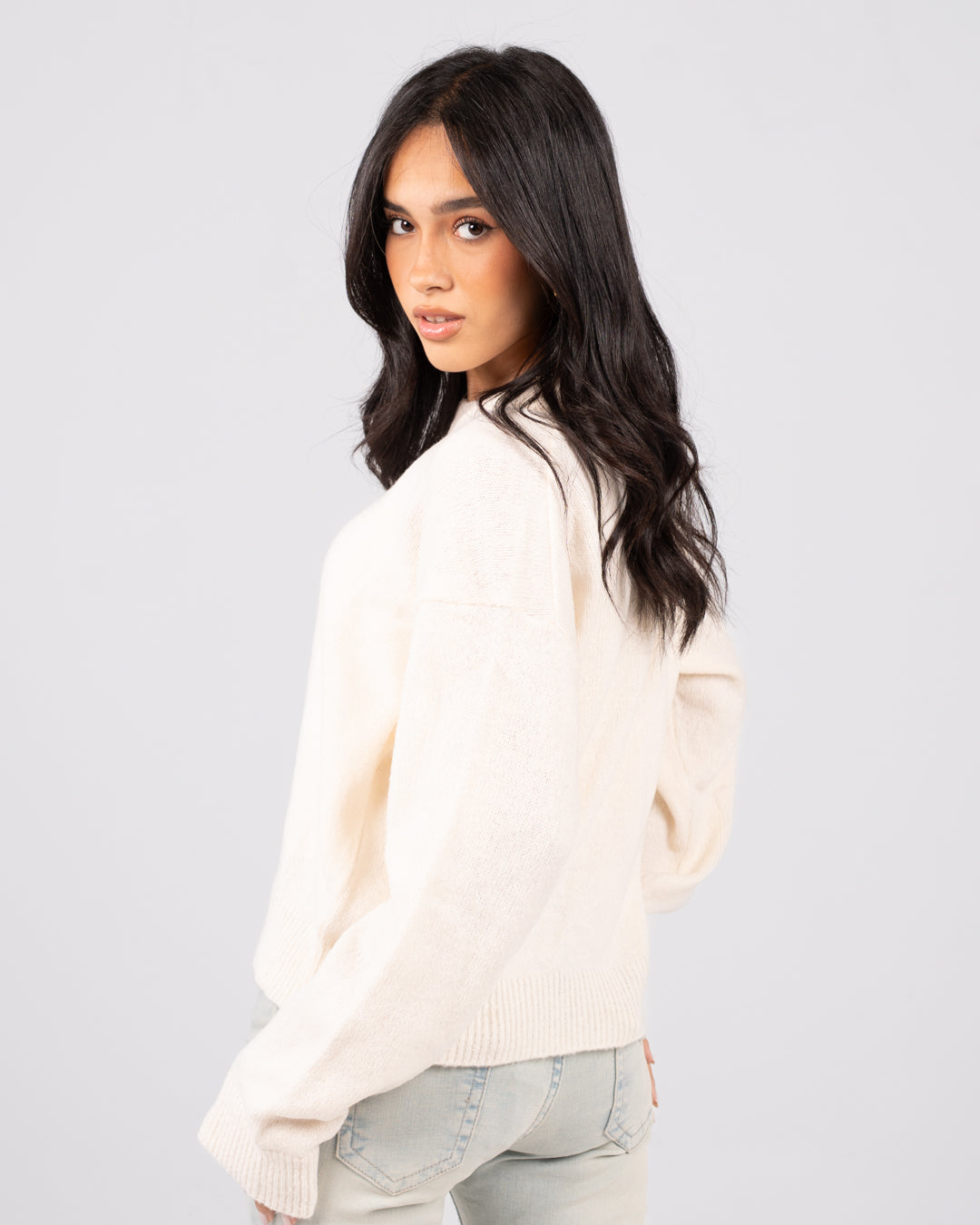 بلوفر نسائي أساسي