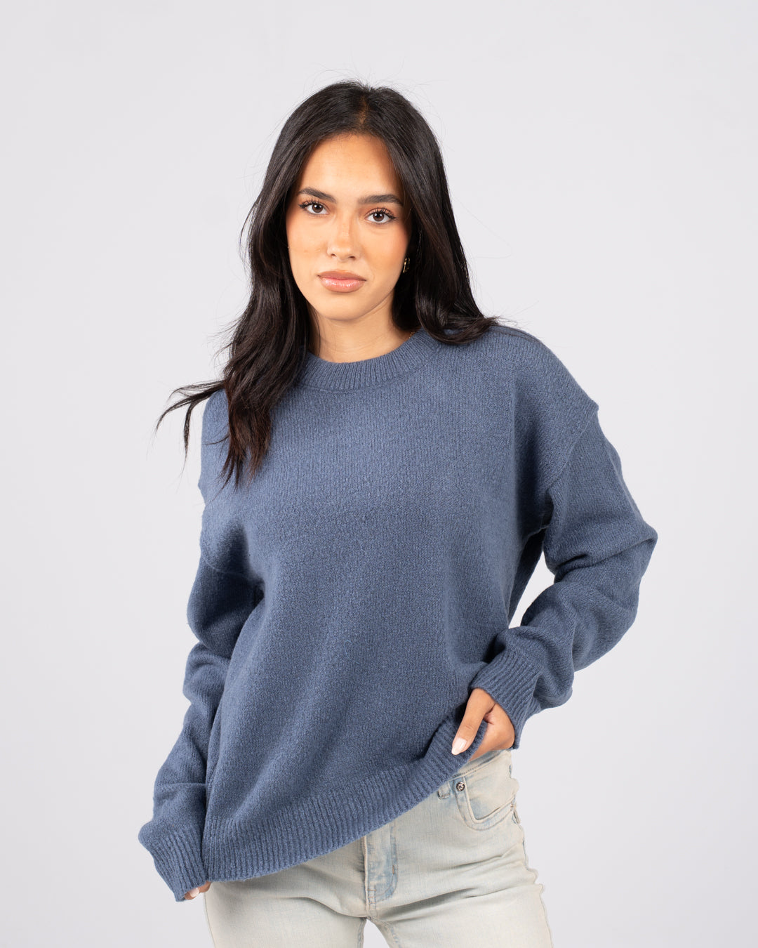 بلوفر نسائي أساسي