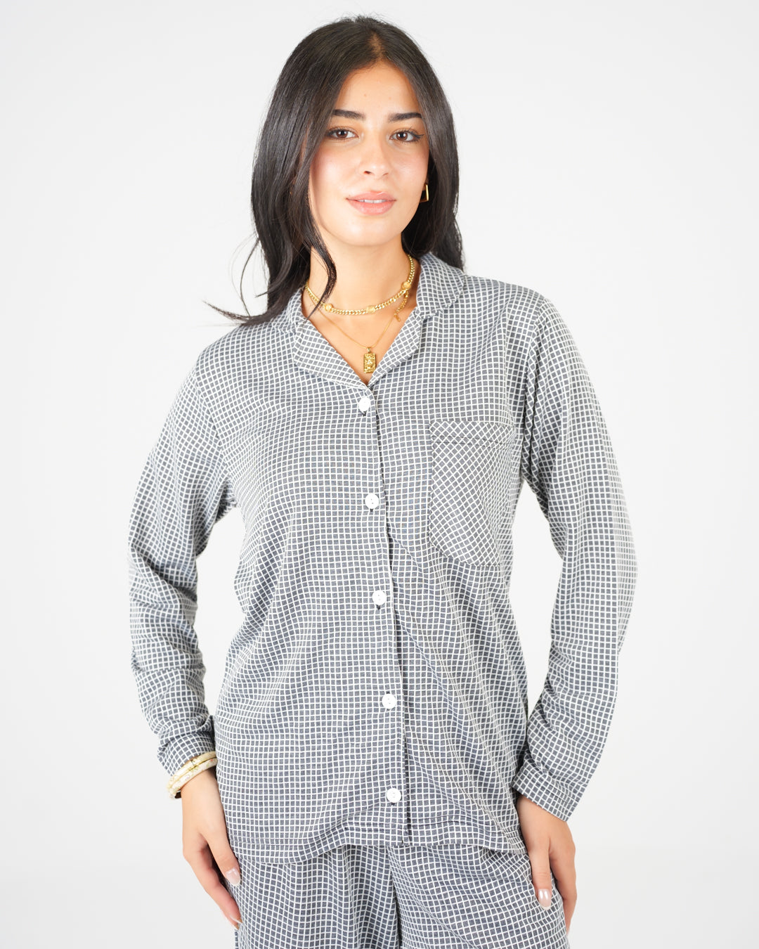 بيجامة نسائية مقلمة