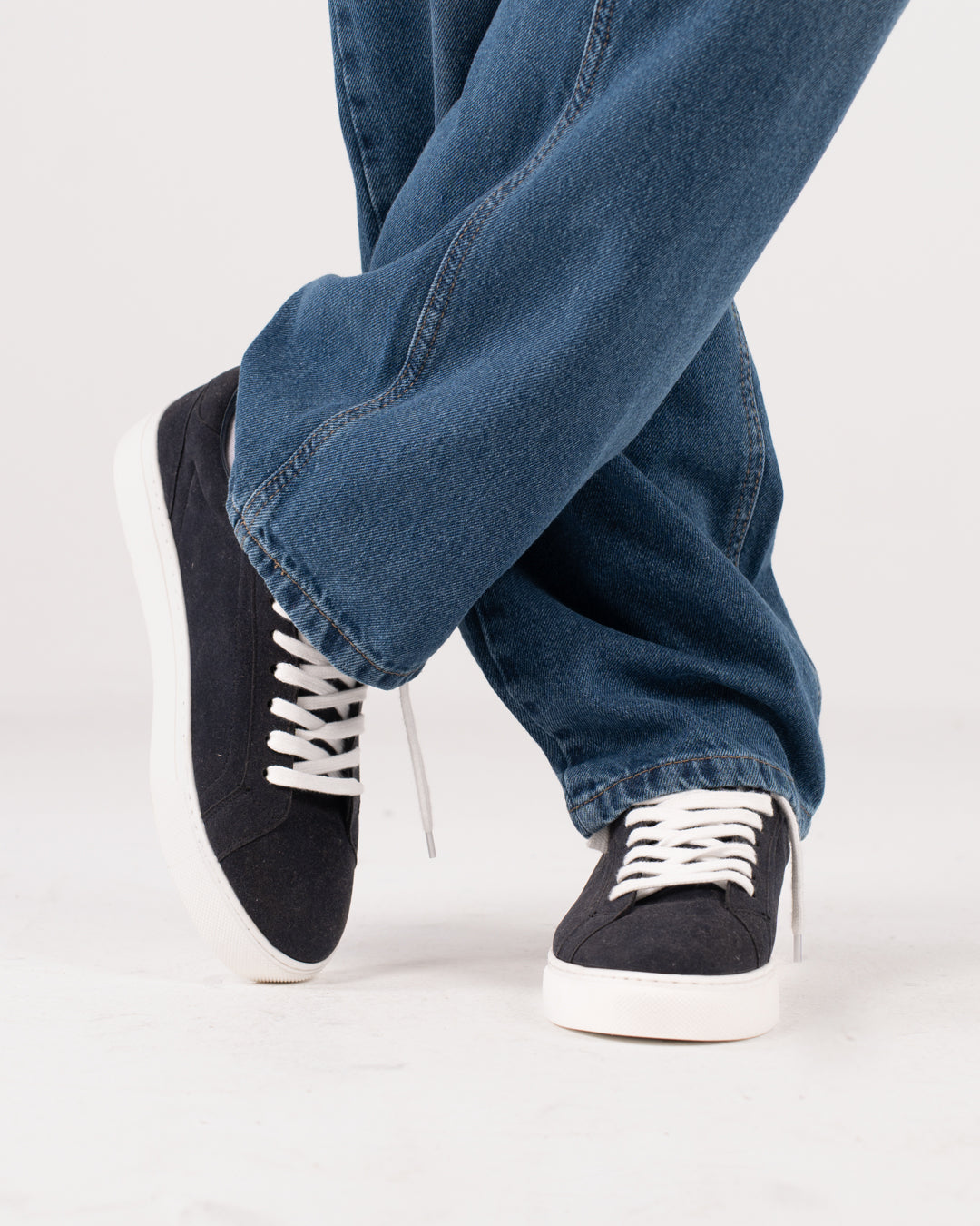 أحذية رياضية مسطحة للرجال