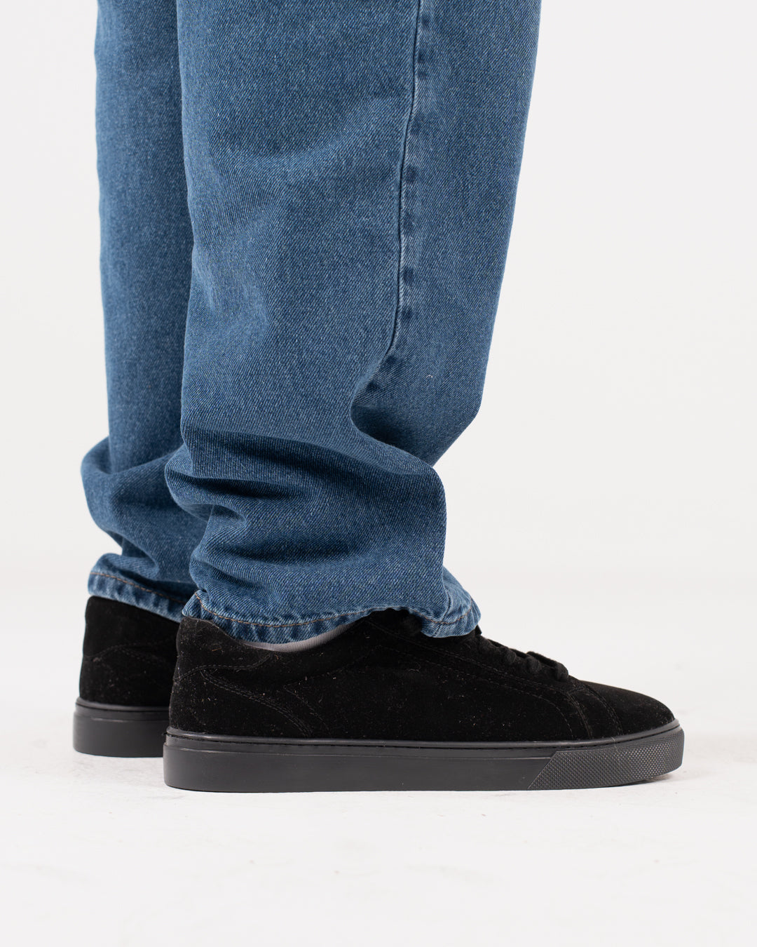 أحذية رياضية مسطحة للرجال