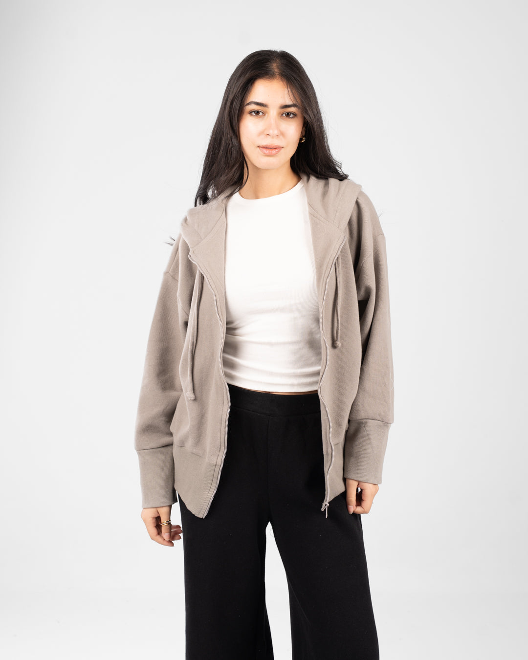 سويت شيرت نسائي أساسي بسحاب